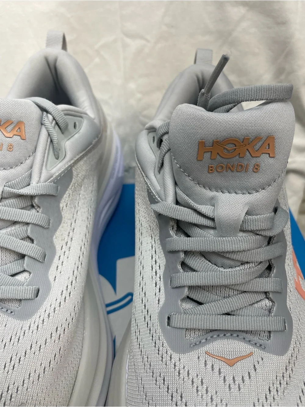 NEW!!! Hoka Bondi 8 wide Running Shoes - Light Gray with Peach Logos sz 11-D